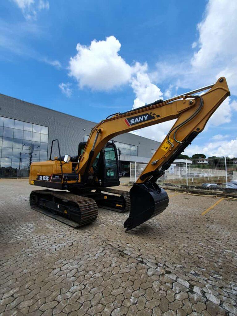 máquinas pesadas: retroescavadeira