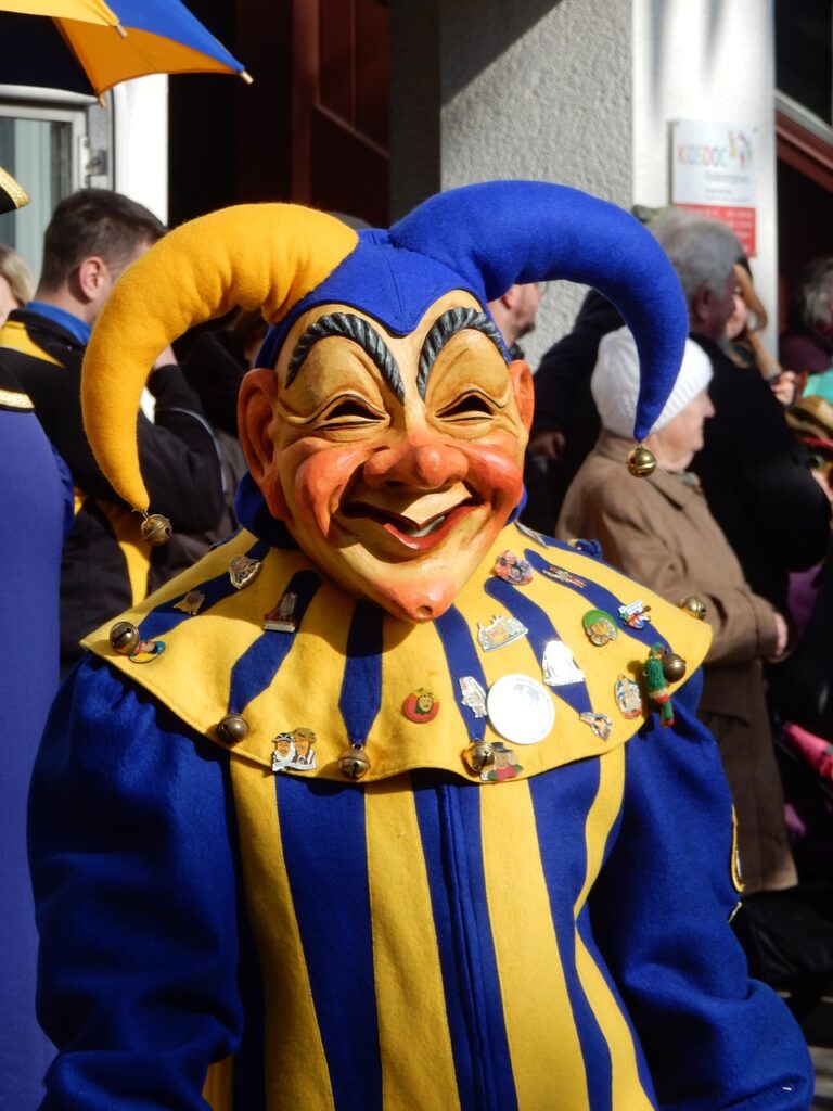 Pessoas fantasiadas 1